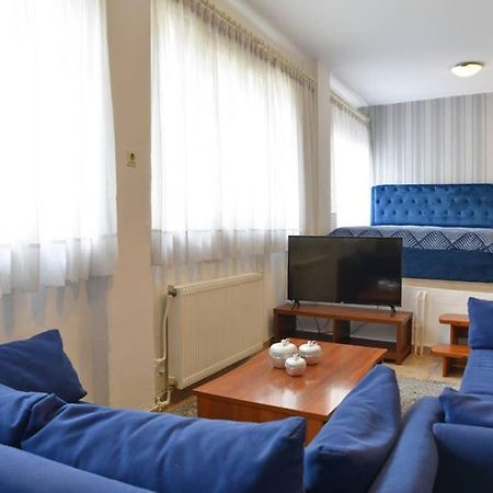 A Modern Bright Studio In The Center Of Kastoria Ngoại thất bức ảnh