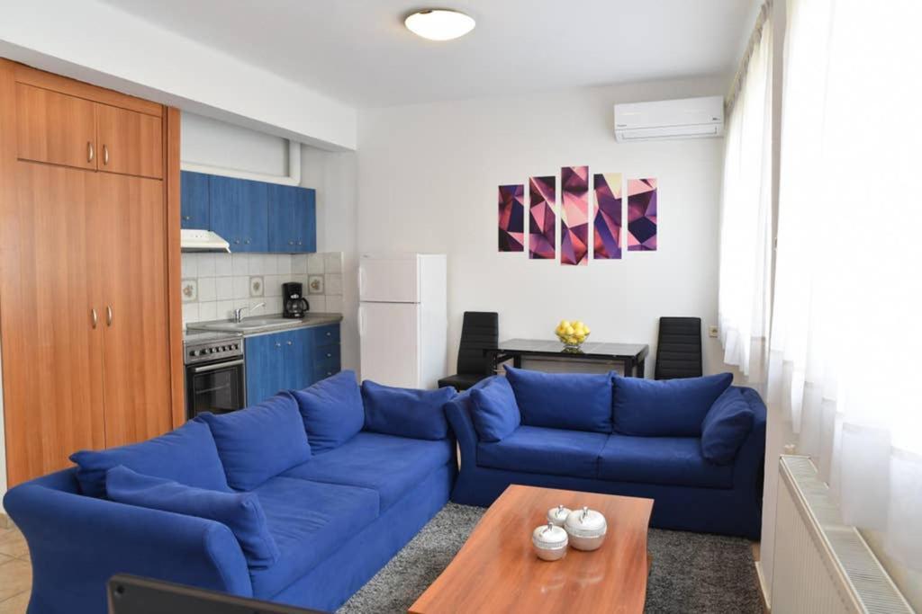 A Modern Bright Studio In The Center Of Kastoria Ngoại thất bức ảnh